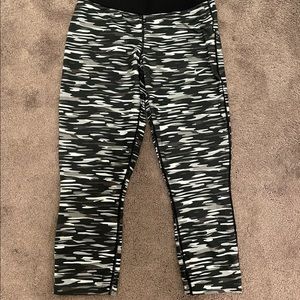 Nike crop workout leggings